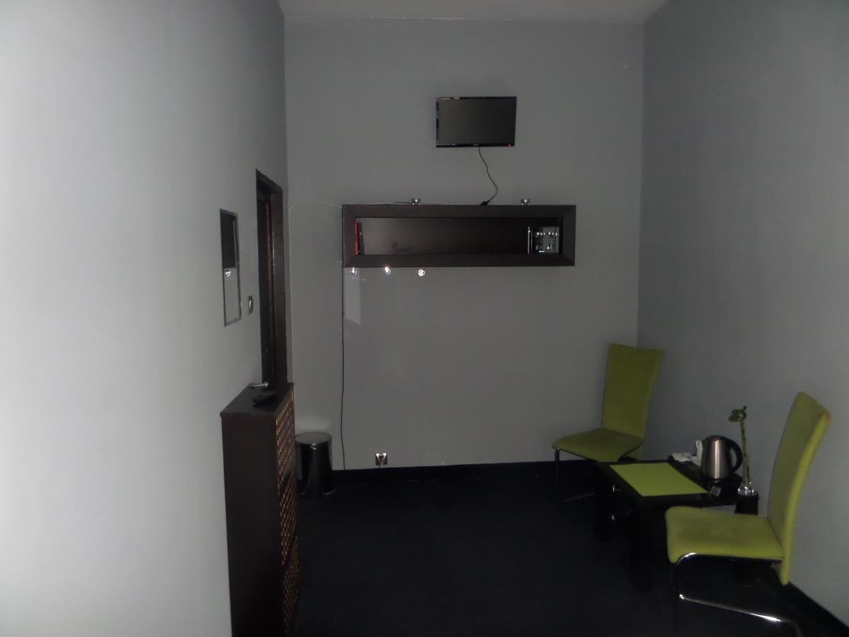 Incepcja 33 Hostel Wrocław Buitenkant foto