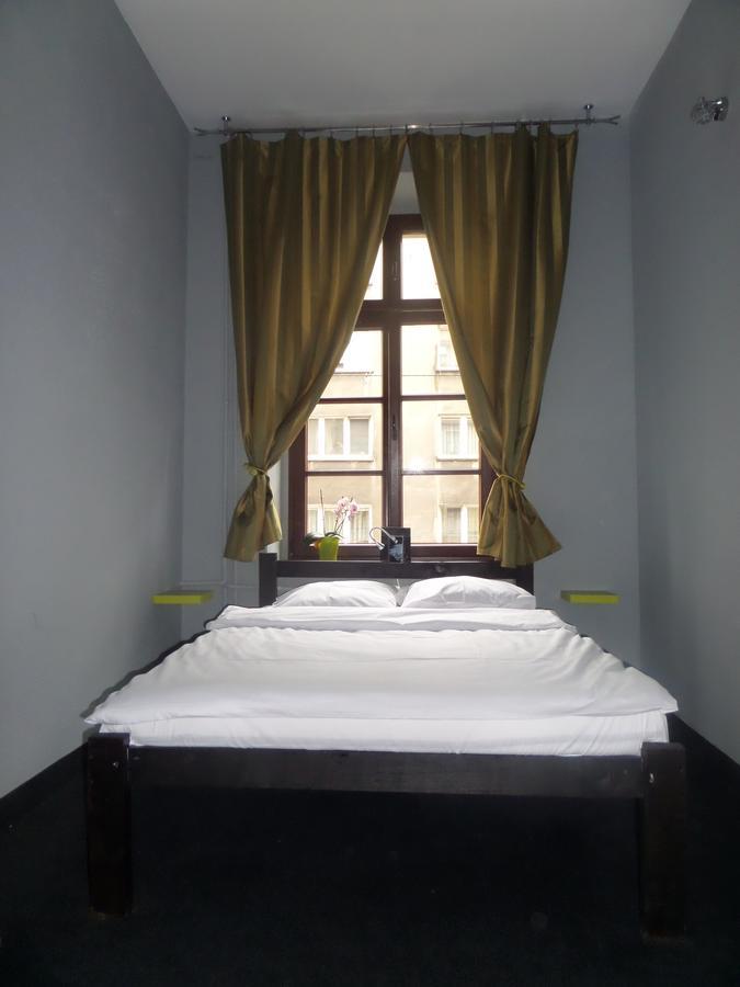 Incepcja 33 Hostel Wrocław Buitenkant foto
