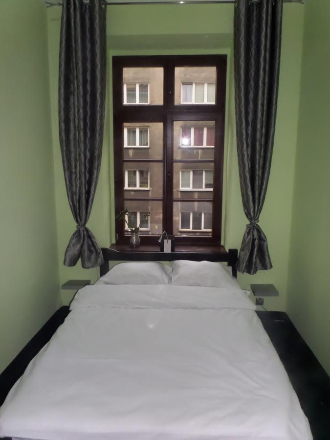 Incepcja 33 Hostel Wrocław Buitenkant foto