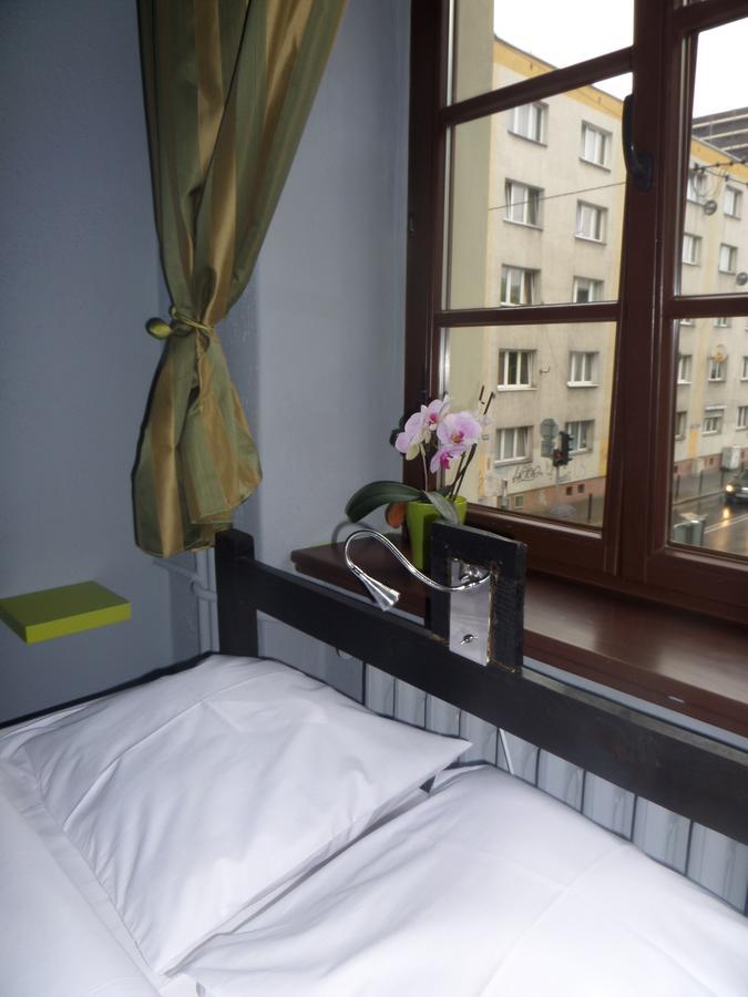 Incepcja 33 Hostel Wrocław Buitenkant foto