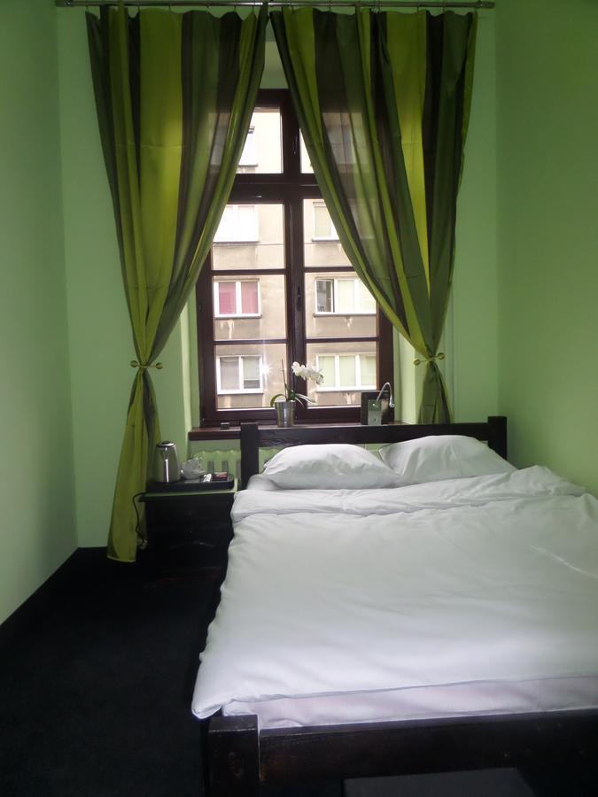 Incepcja 33 Hostel Wrocław Buitenkant foto